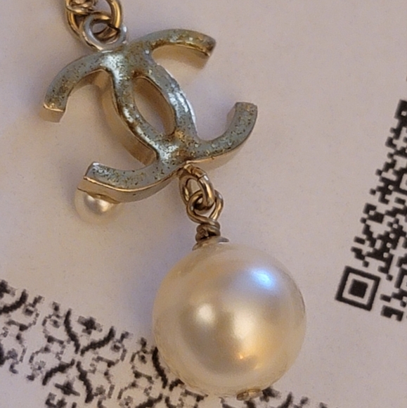 SALE !!!!Auth Chanel Pearl Necklace w/ a 24 inch chain/ adjustable/Gorgeous ❤️ - Picture 3 of 7